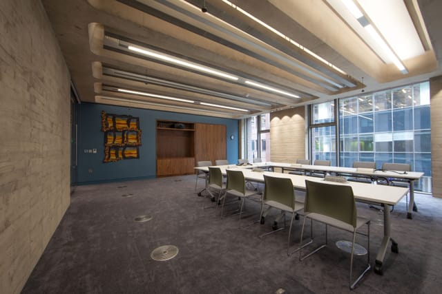 Alie Room - image