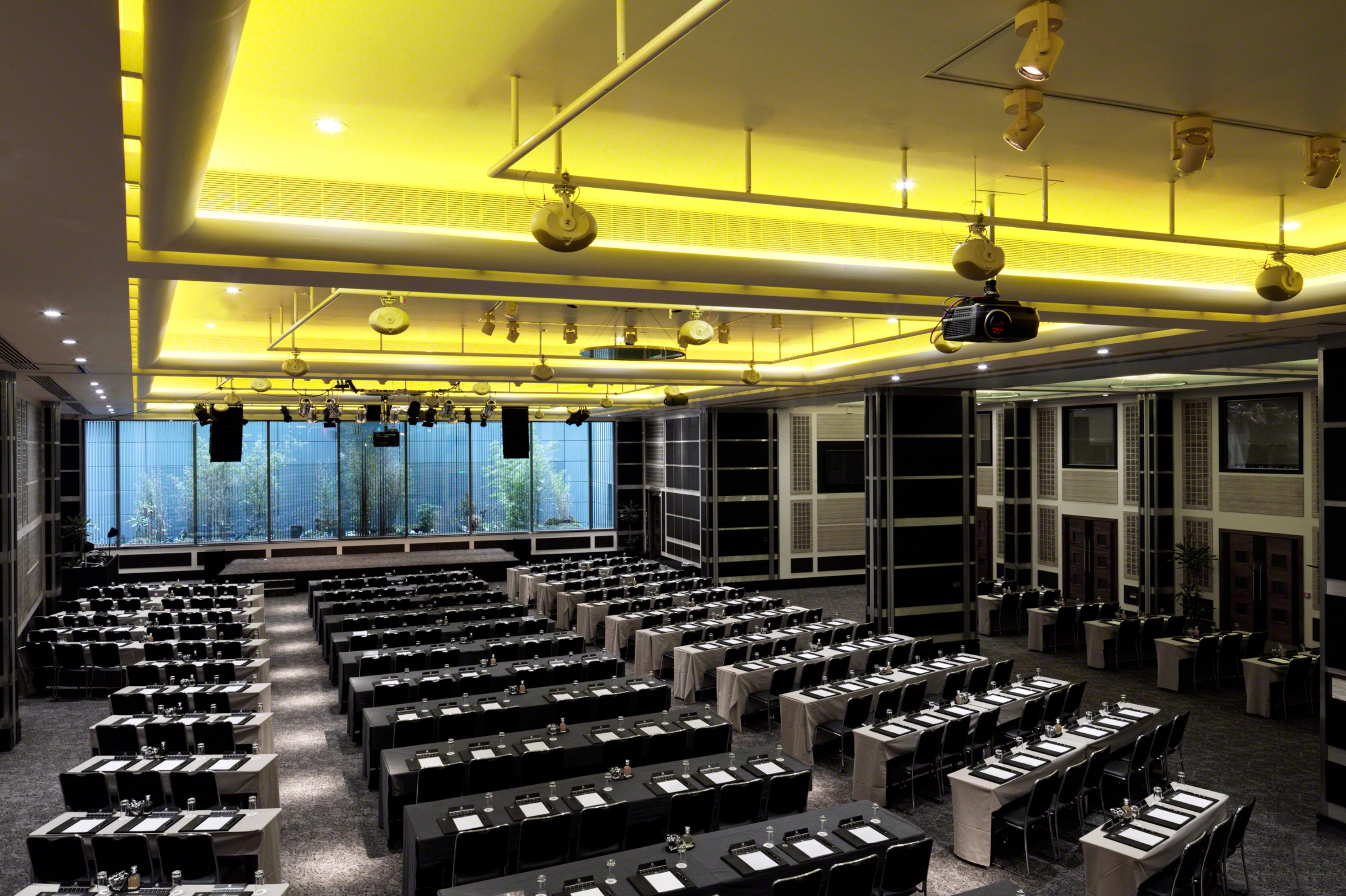 Dickens Suite | Leonardo Royal Hotel London St.Pauls 