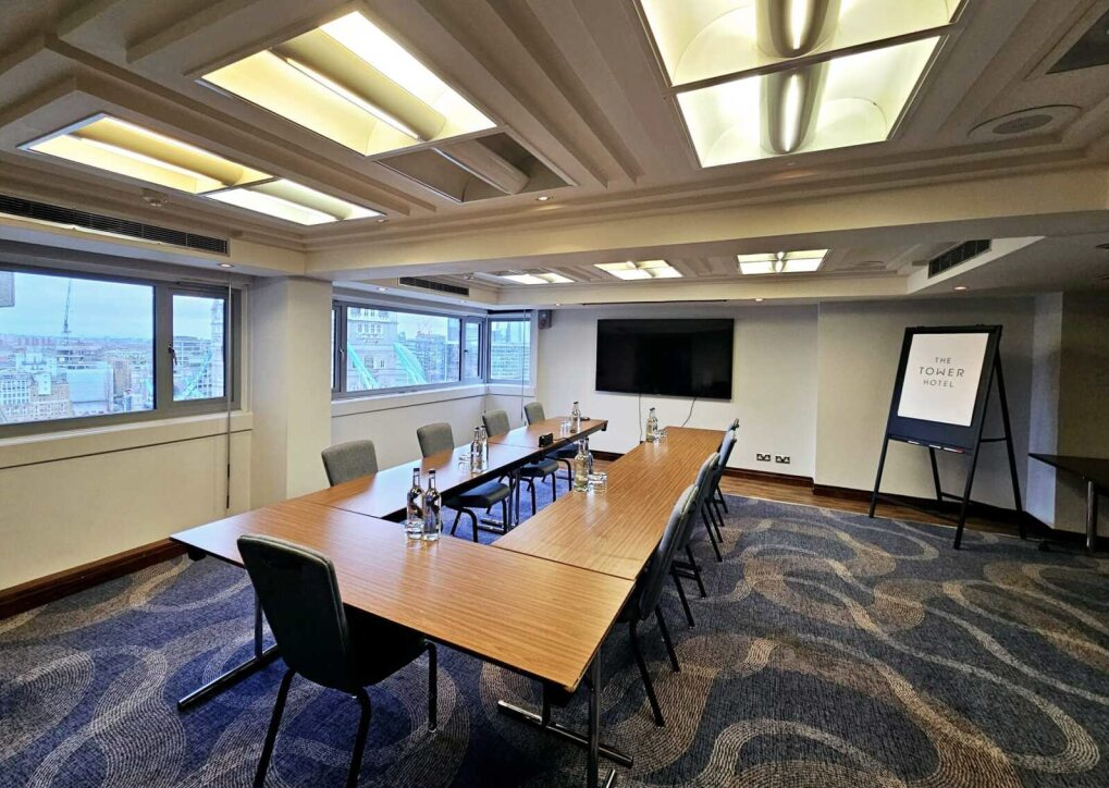 Mayflower Suite boardroom, U-shape, natural light, corporate meeting, event space