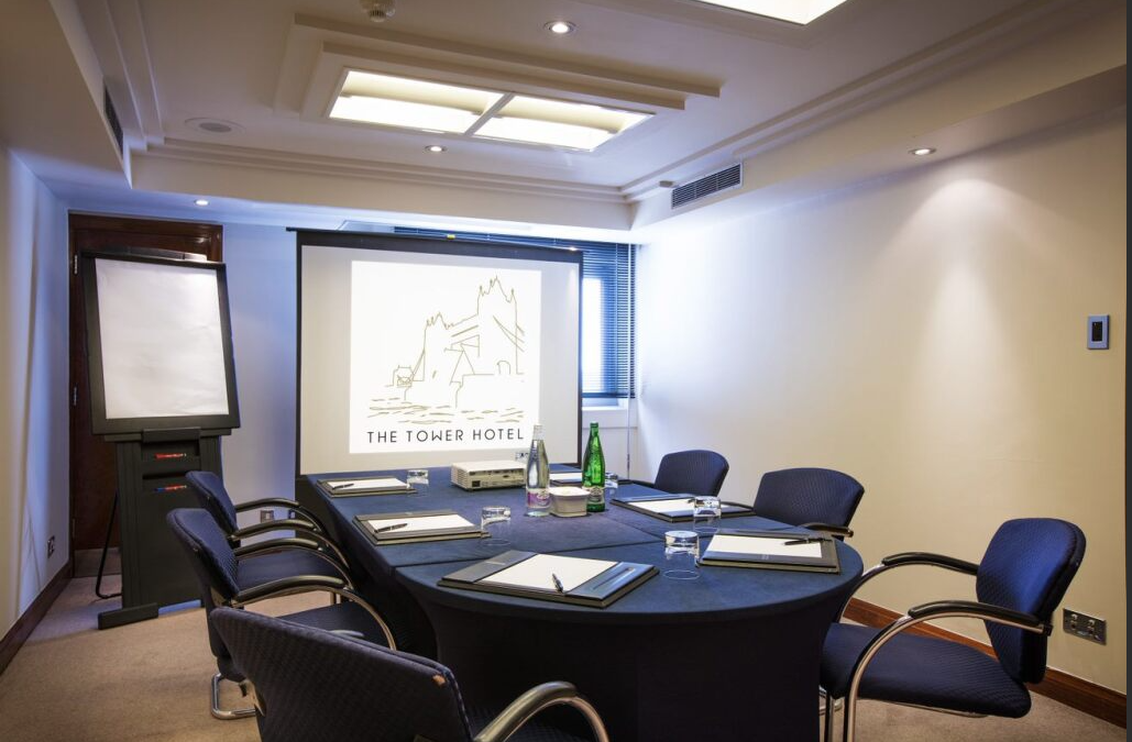 Tyger Suite meeting room, oval table, business event, conference