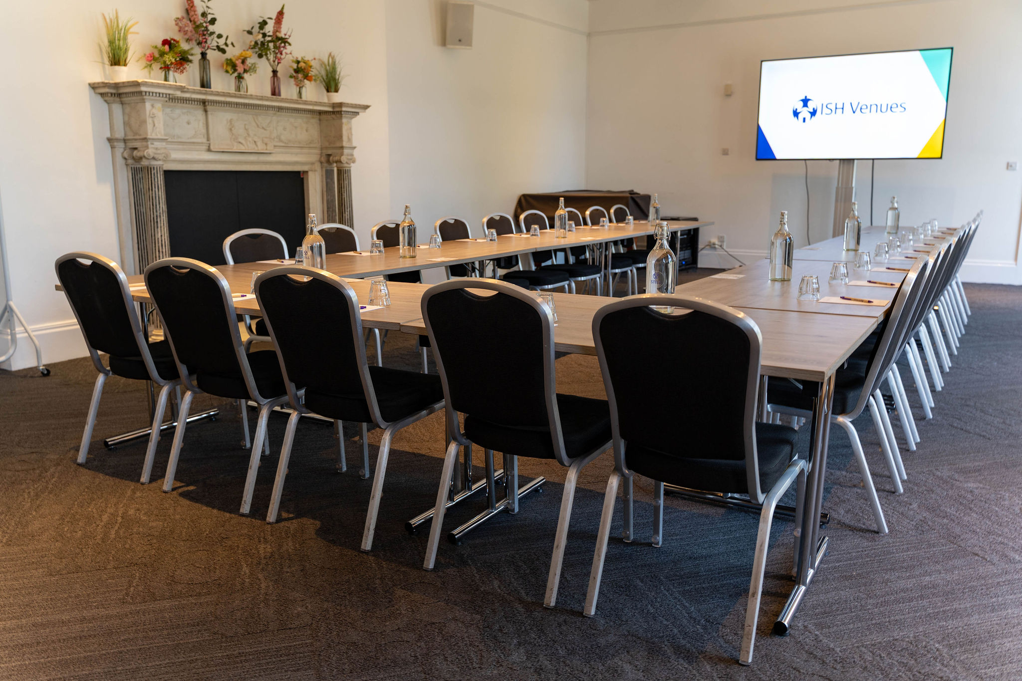 Gulbenkian boardroom, horseshoe table, corporate meeting, training event