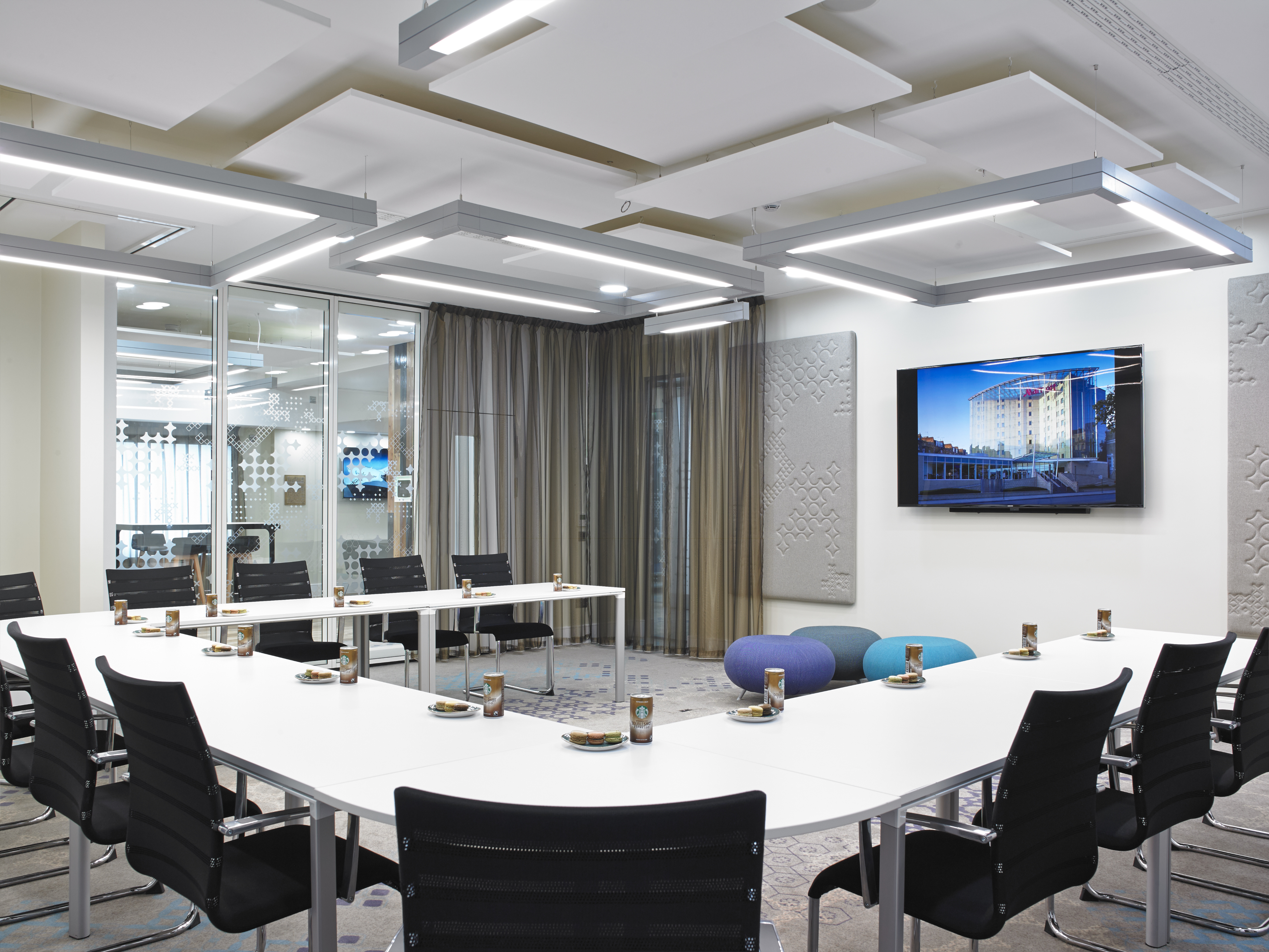 London Marriott Kensington Studio 3: U-shape boardroom for corporate meetings and event space.