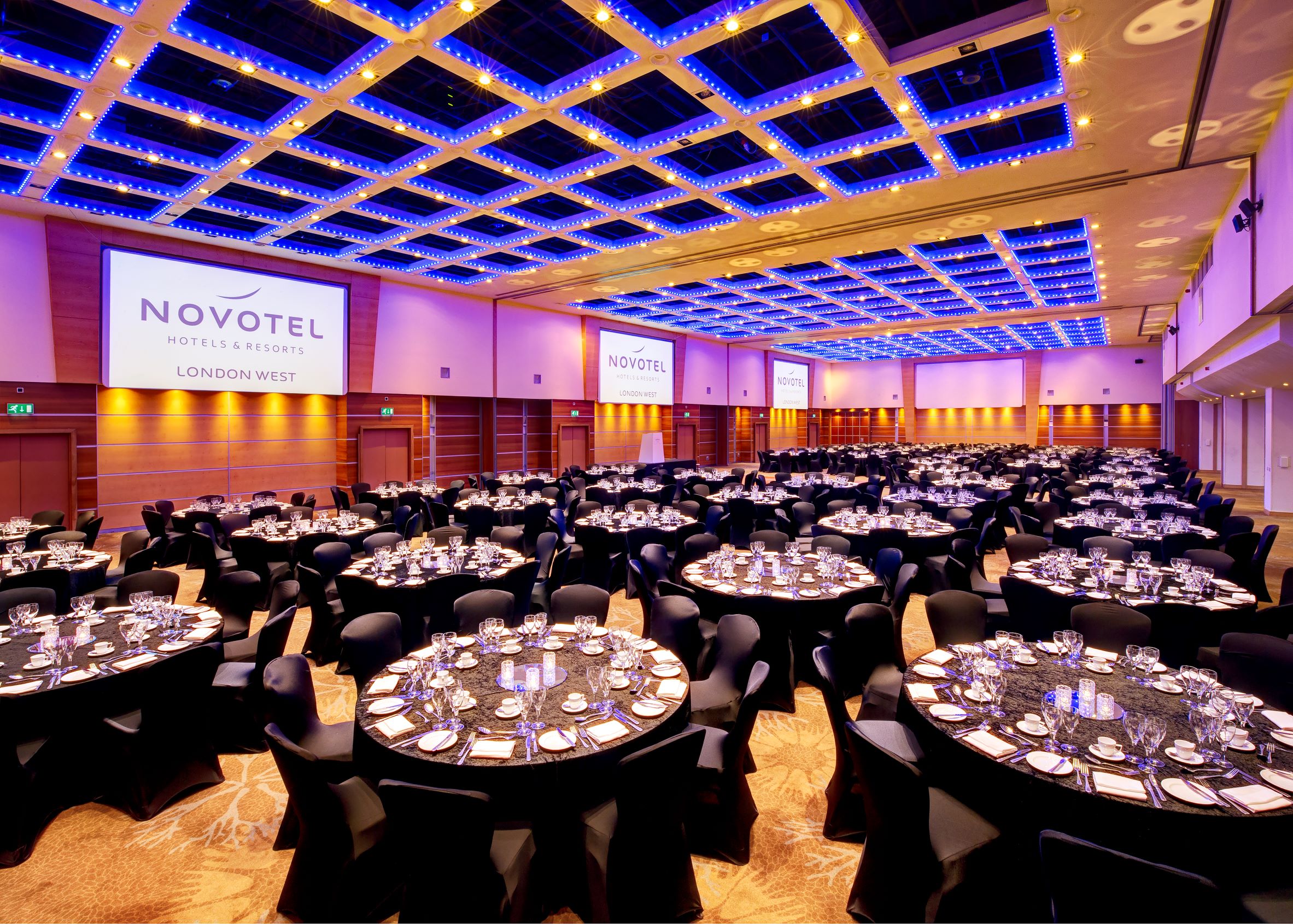 Novotel London West - image 1