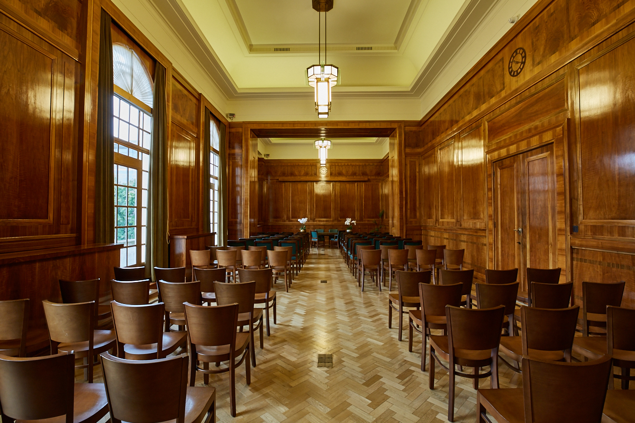 Elegant meeting room in Hackney Town Hall, perfect for corporate events and discussions.