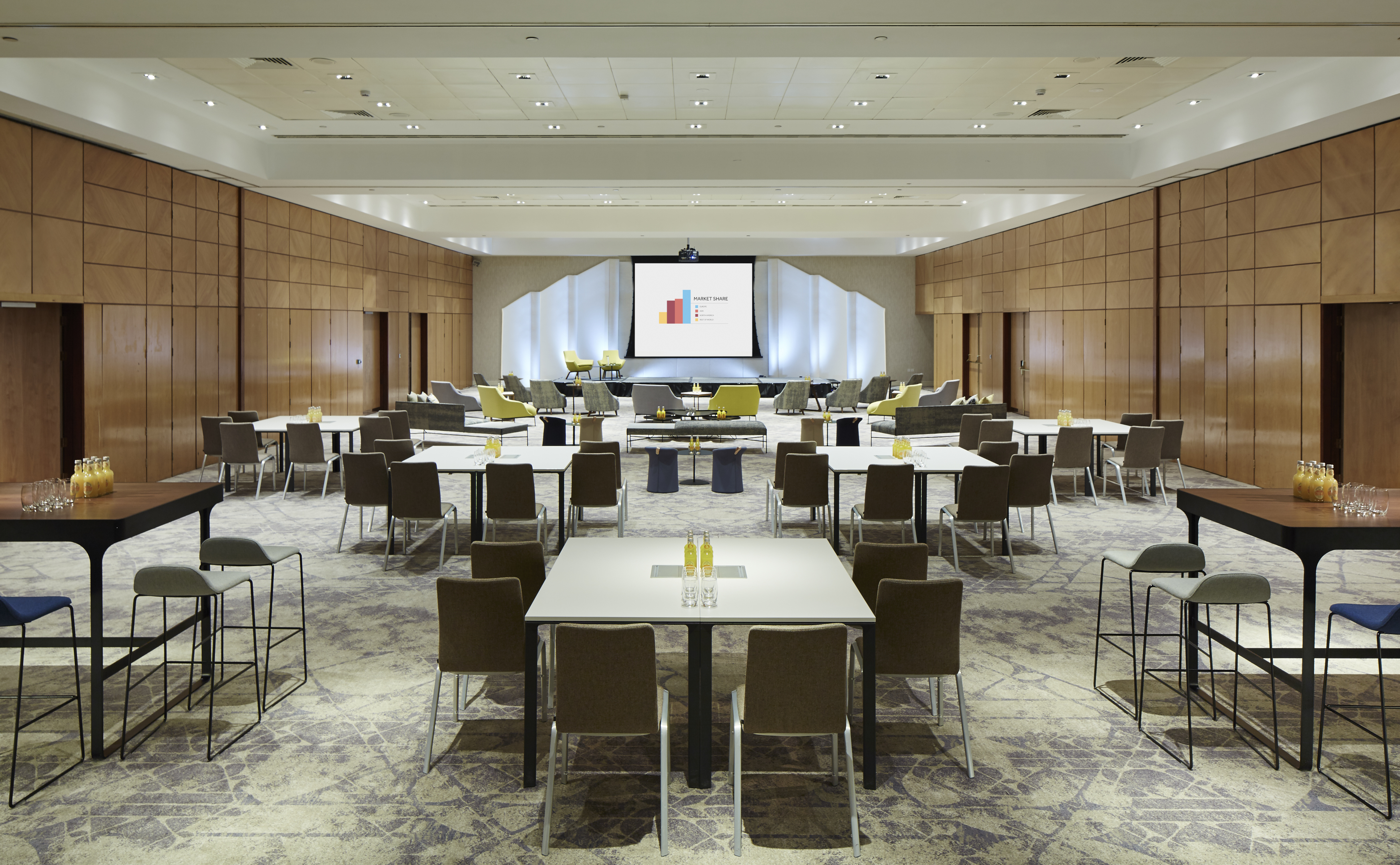 Lindbergh 2 meeting space at London Heathrow Marriott, modern decor, ideal for conferences and networking.