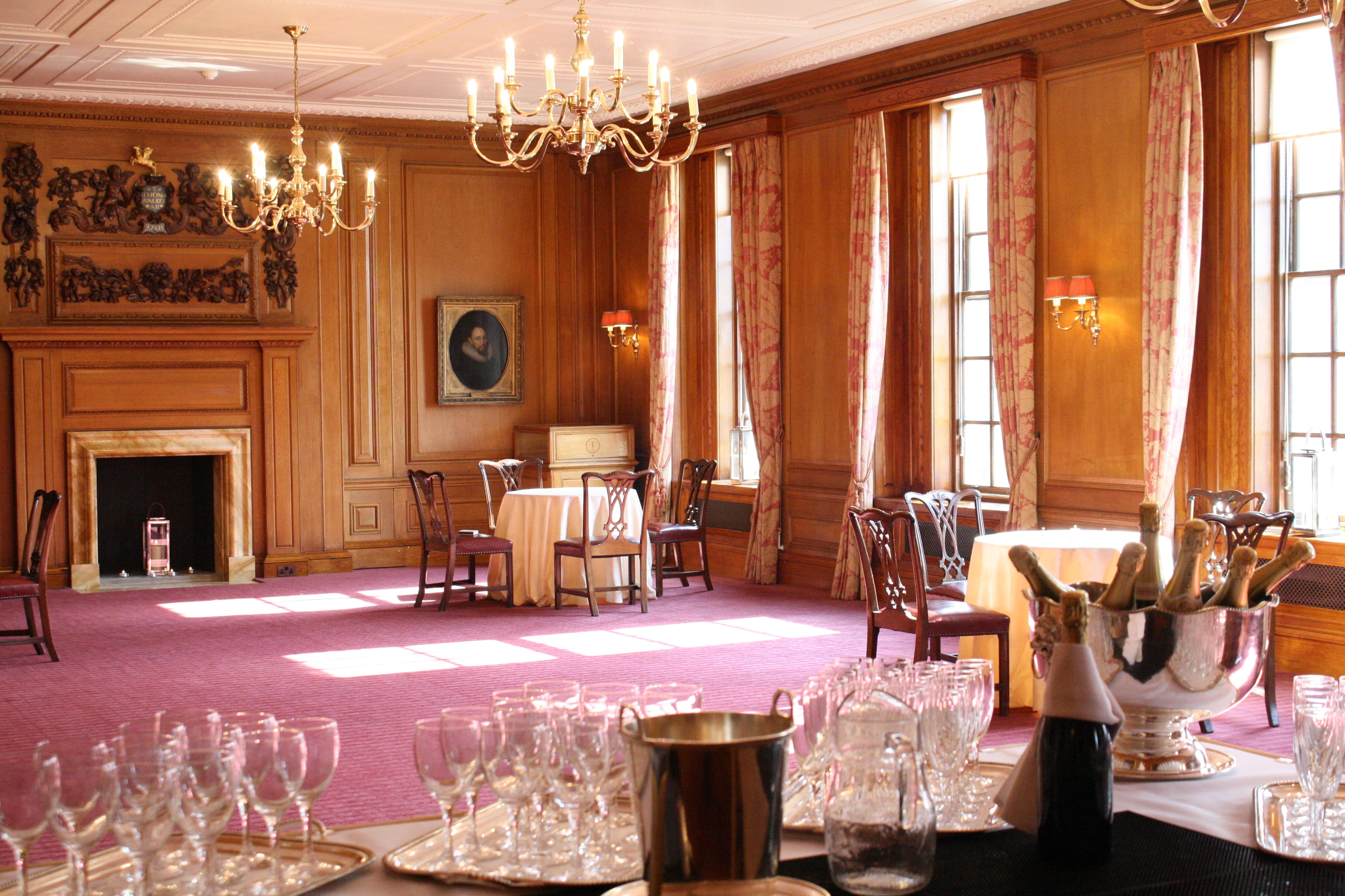 Elegant Parliament Chamber with wood paneling, ideal for upscale meetings and celebrations.