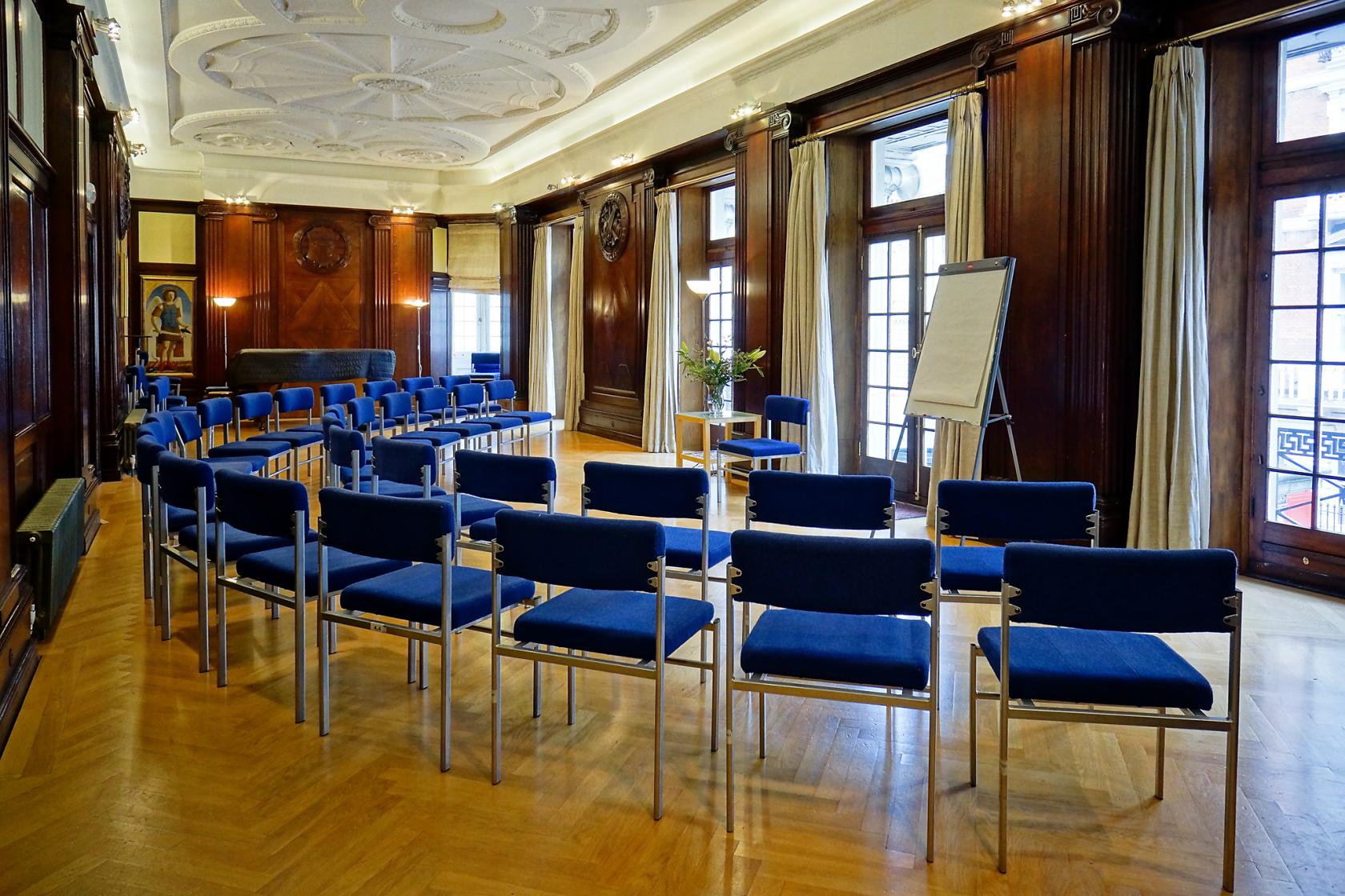Spacious seminar room in The MacLaren Hall with elegant wooden details
