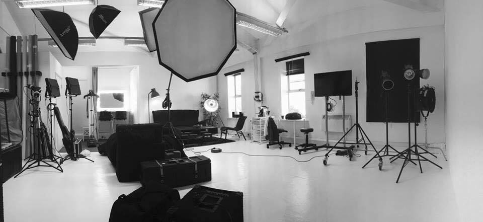 Versatile West London studio with professional lighting for meetings and events. - Banner