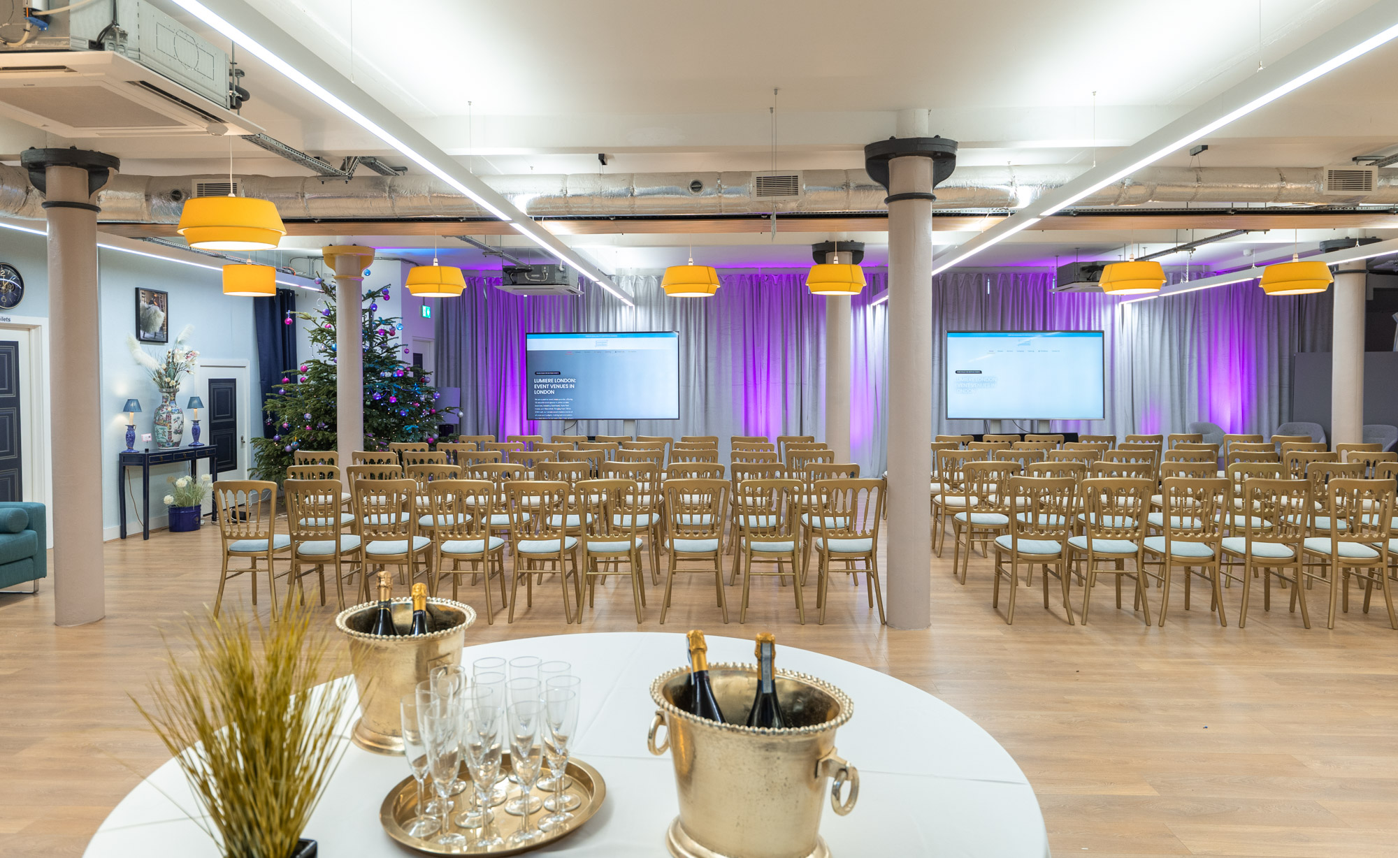 La Galeria Lumiere presentation event space
