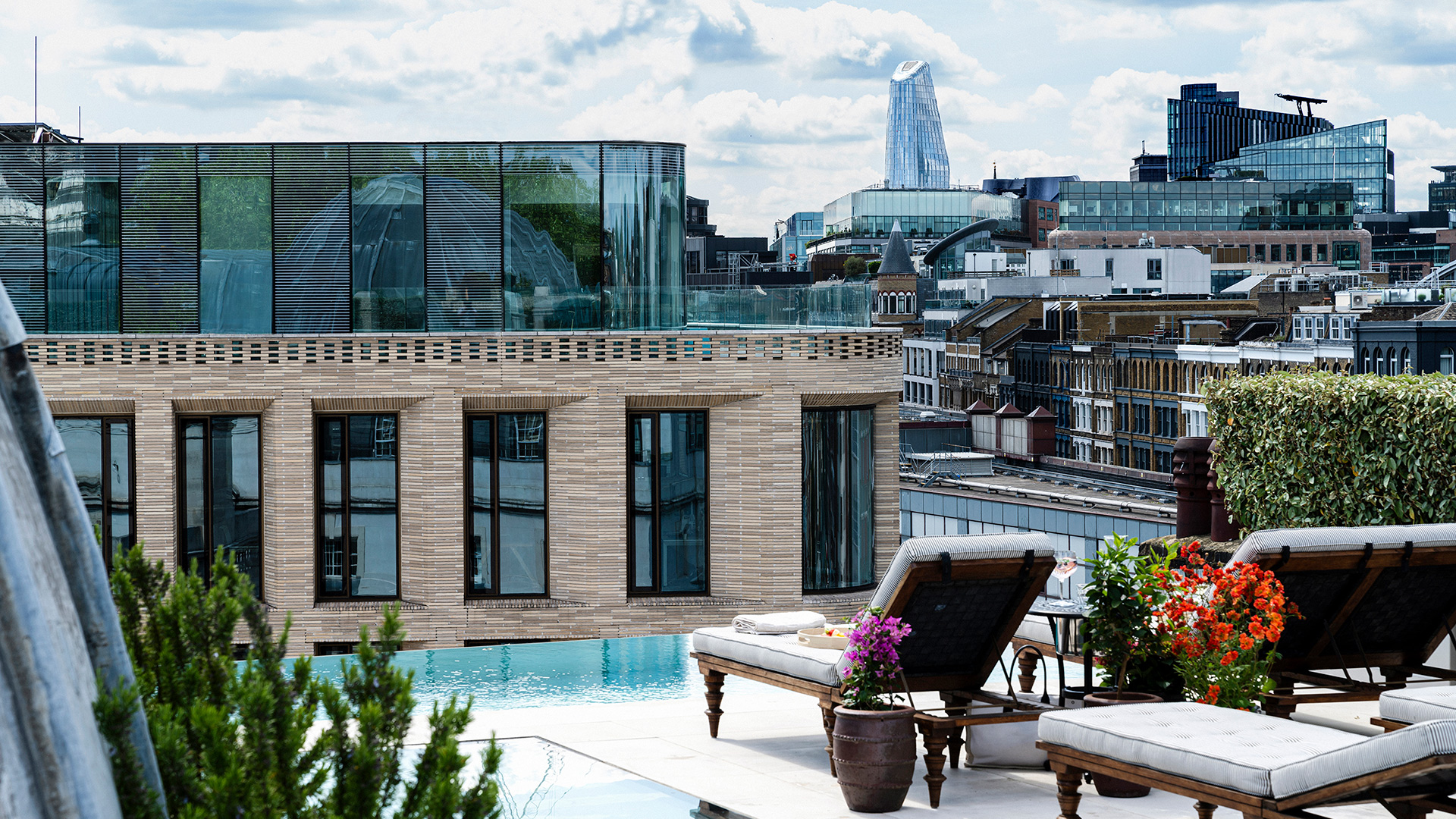 Rooftop venue with infinity pool at Knotel Workclub, perfect for upscale events and receptions.