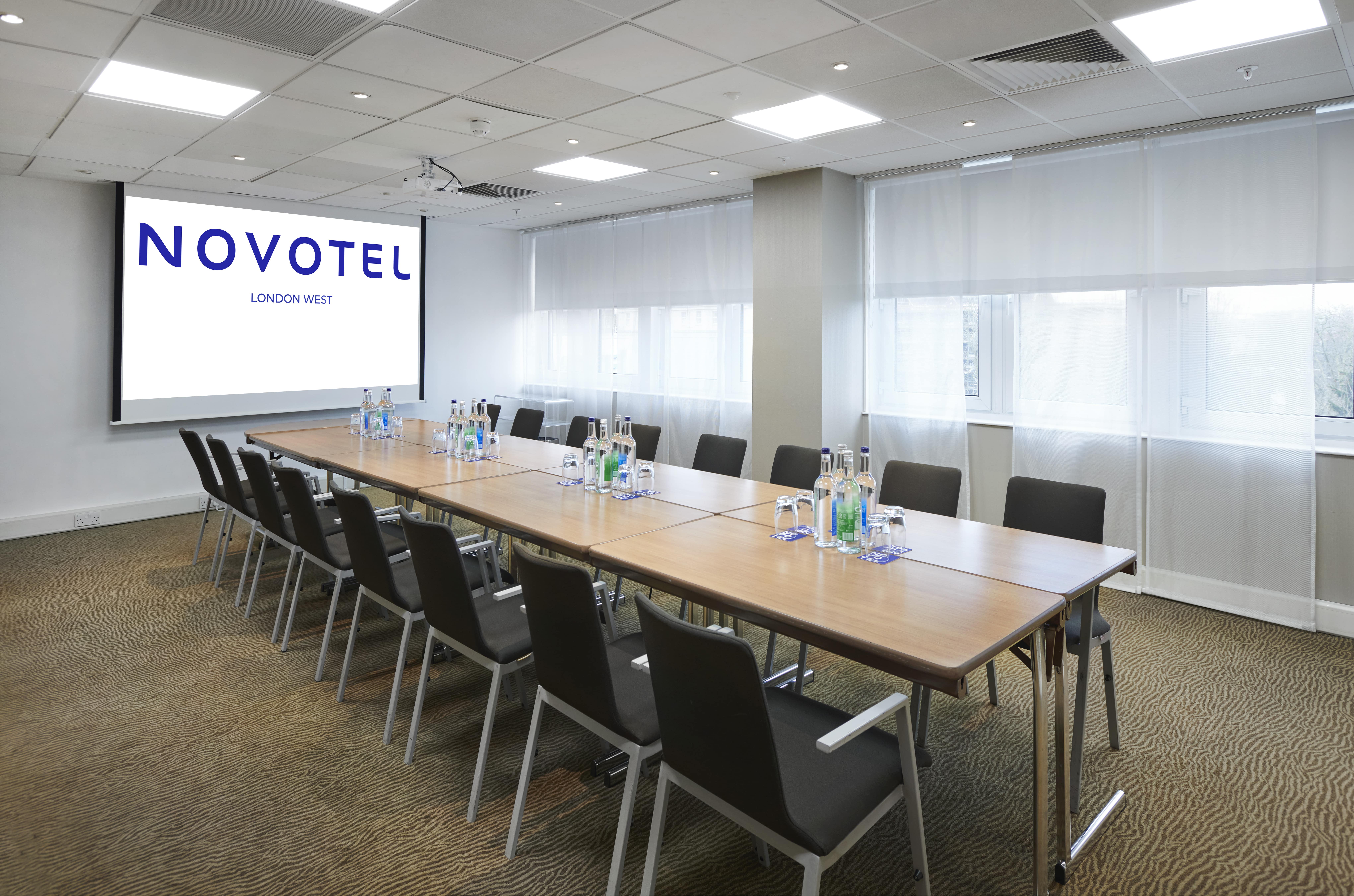 Novotel London West - image 1