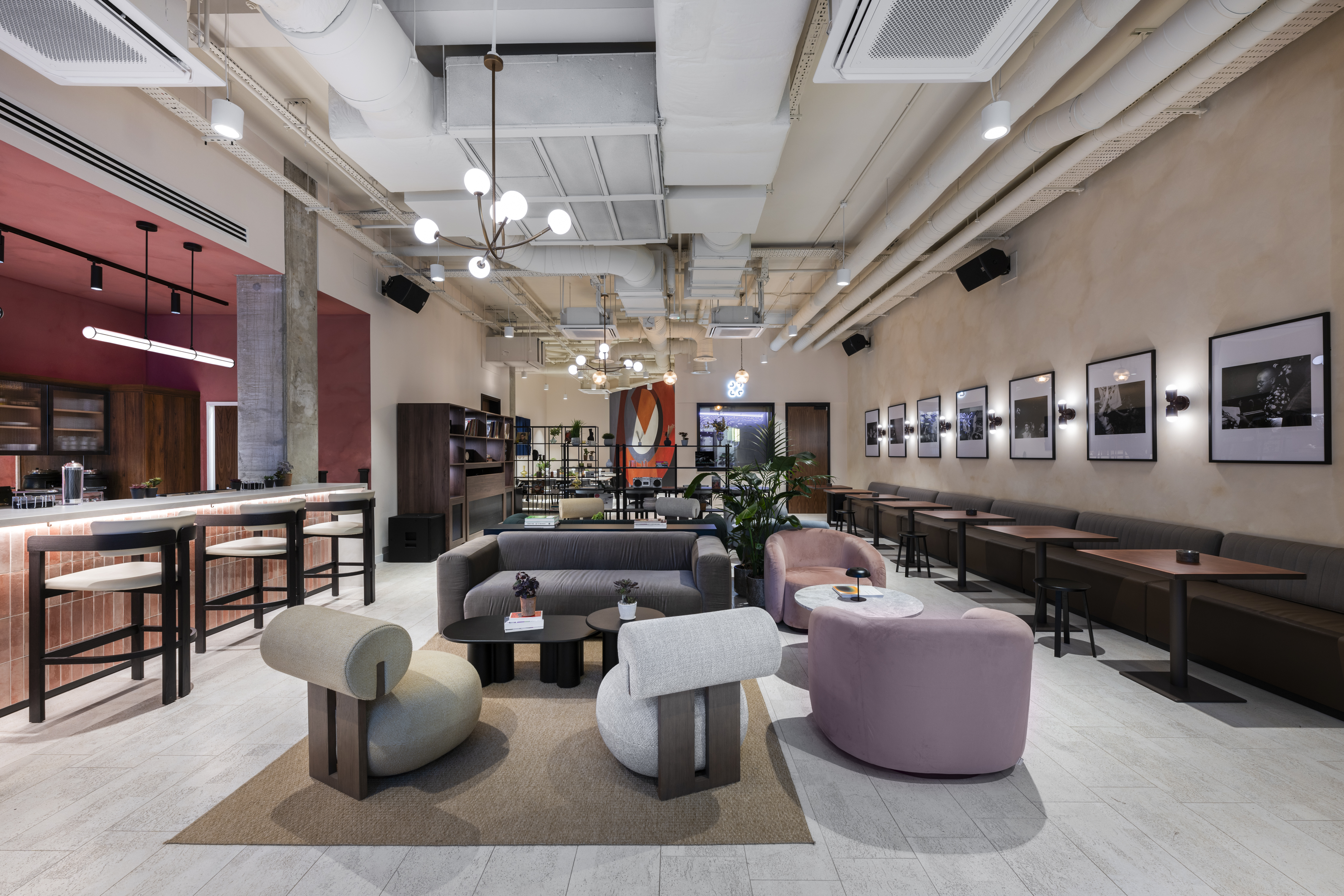 Qube Elephant Lounge & Bar