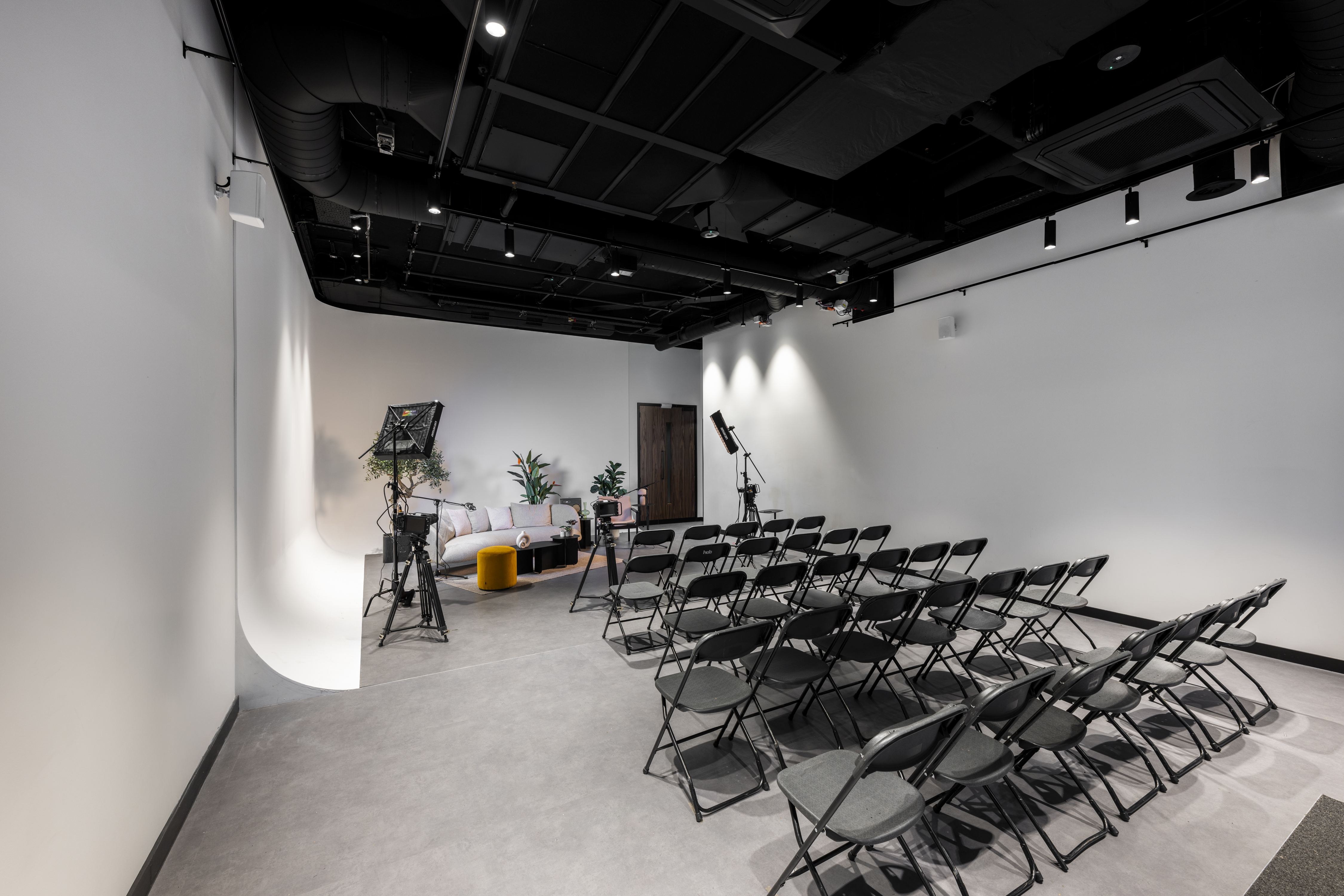 The Frame | Qube Elephant Lounge & Bar