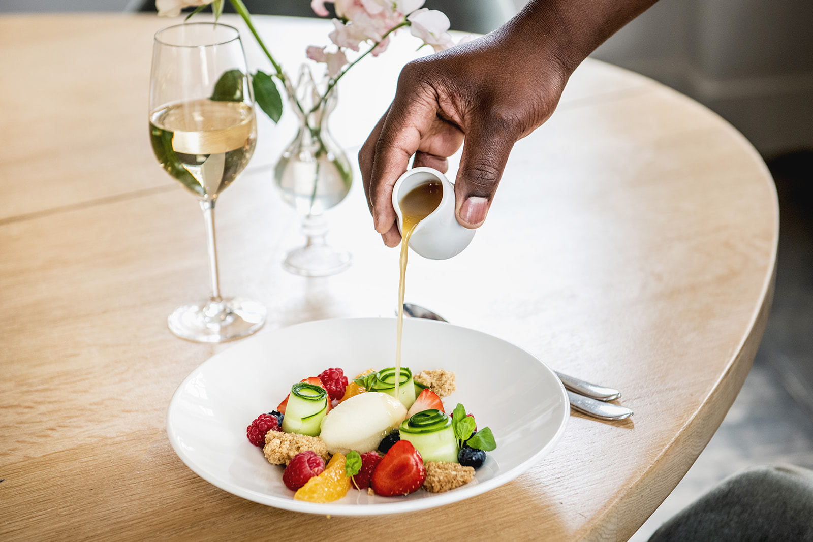 Upscale dessert catering Swan Globe event