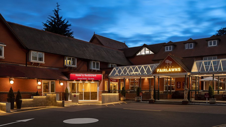 Garden Room at Fairlawns Hotel: boutique wedding and corporate meeting venue.