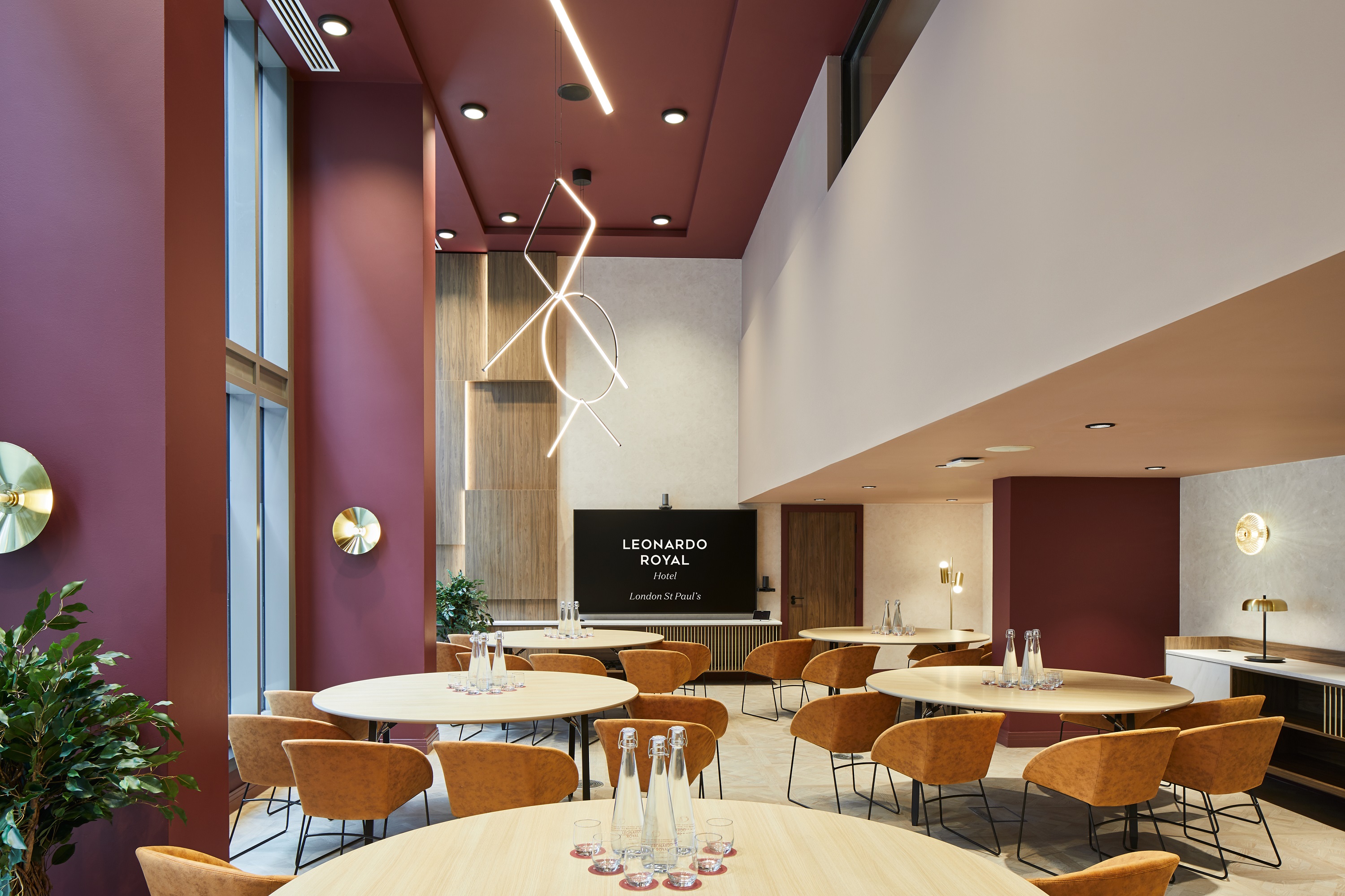 Modern meeting space at Leonardo Royal Hotel London St. Pauls for corporate workshops.