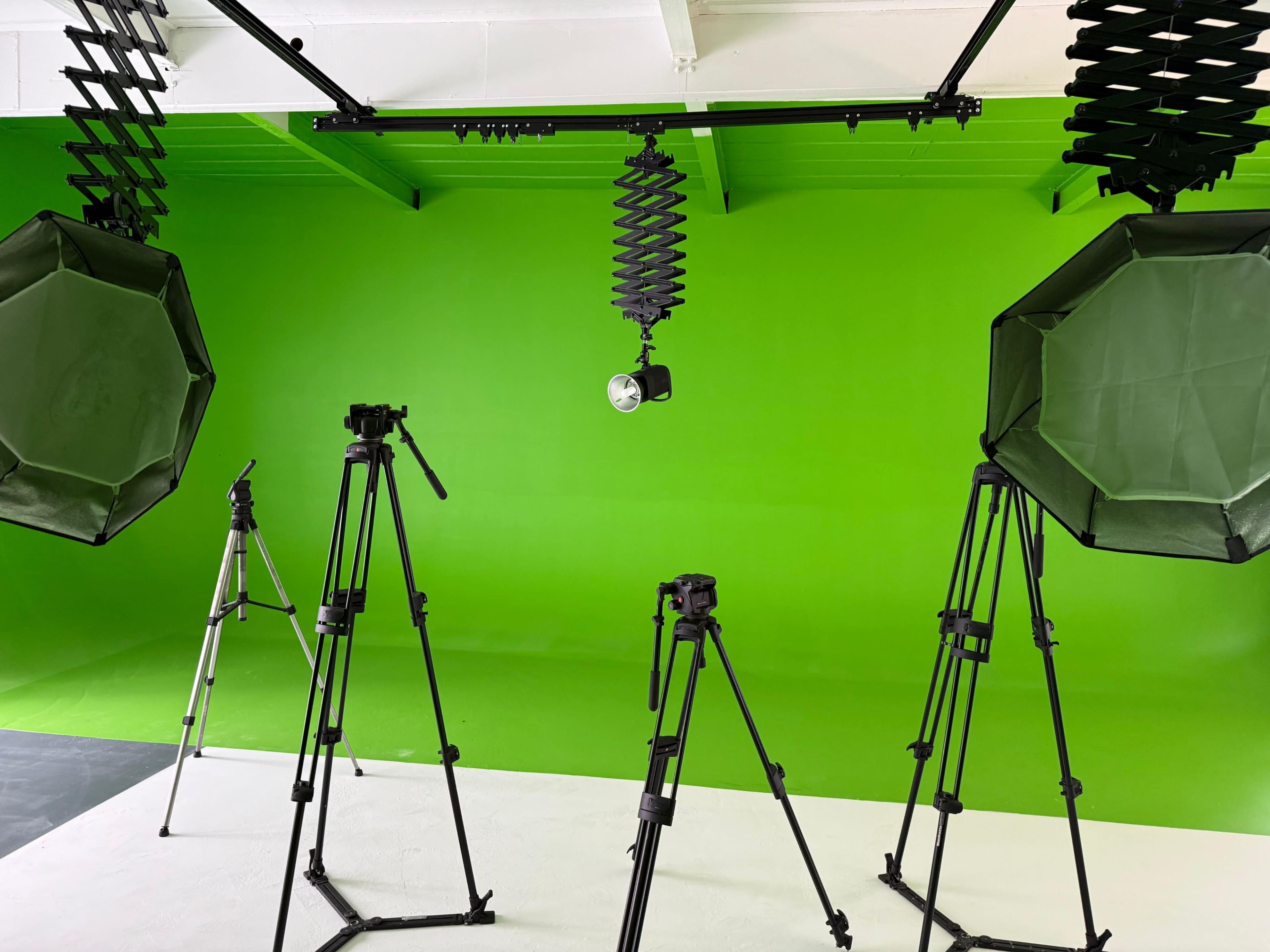 Professional green screen studio for hybrid events and virtual presentations.