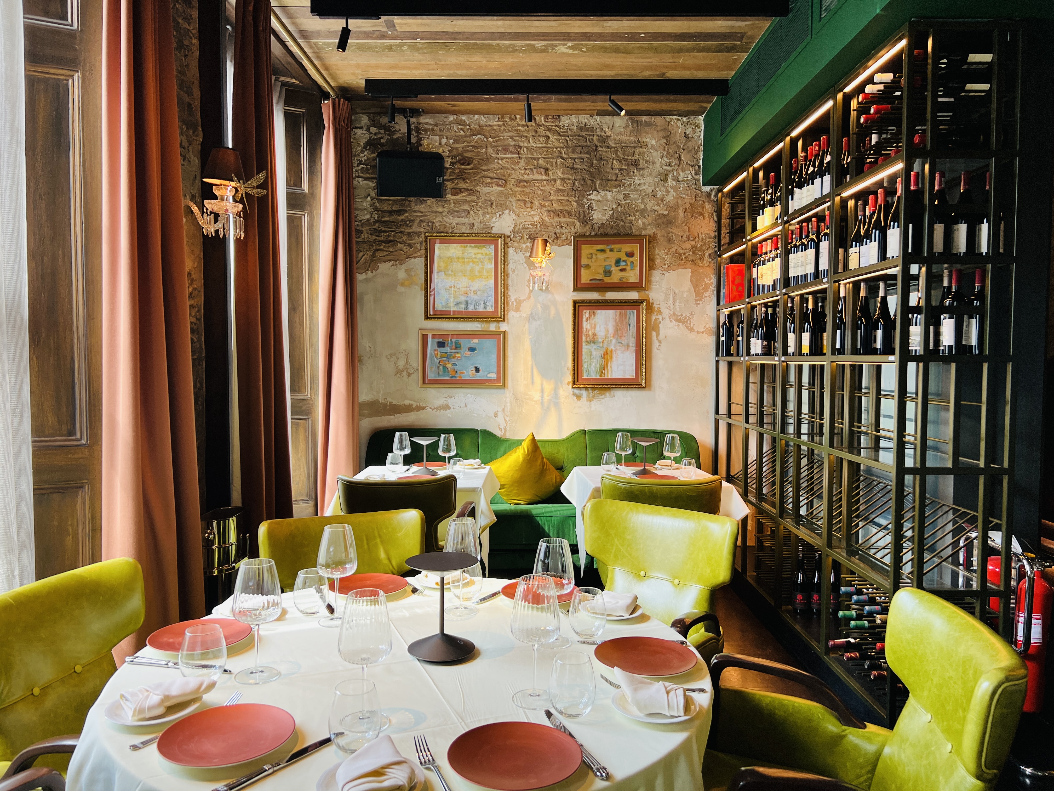 Meadow Private Room: Upscale venue for intimate corporate dinners and networking events.